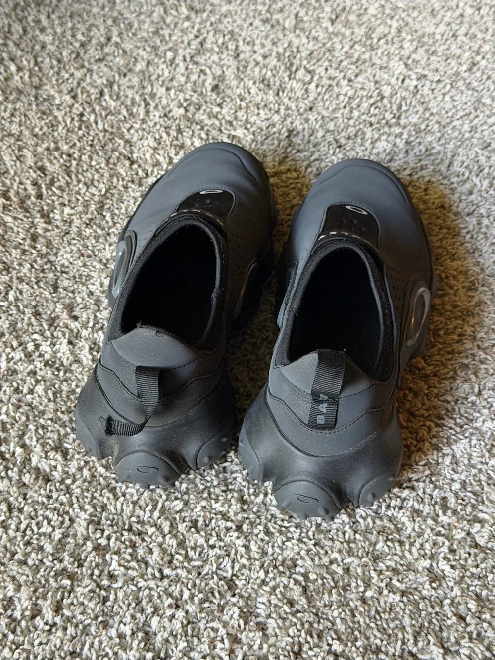 Oakley Men’s All-Black Slip-On Performance Sneakers